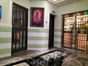 Interior - Lorenzo's Place (Abuja)