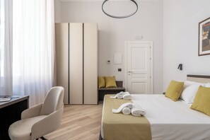 Deluxe Triple Room | Desk, laptop workspace, free WiFi