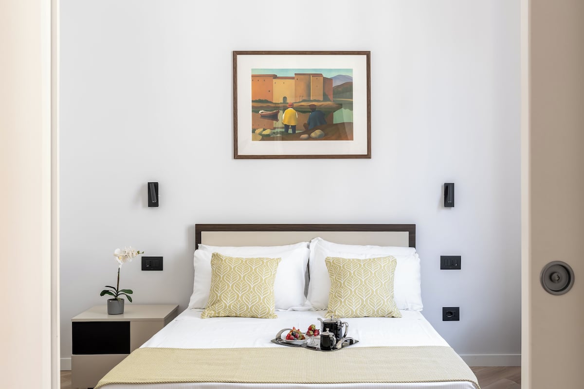 Deluxe Triple Room | Desk, laptop workspace, free WiFi