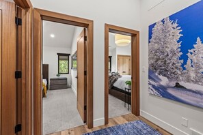 3 bedrooms, desk, iron/ironing board, travel crib