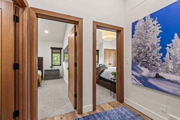 3 bedrooms, desk, iron/ironing board, travel cot