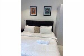 1 bedroom, iron/ironing board, Internet, bed sheets