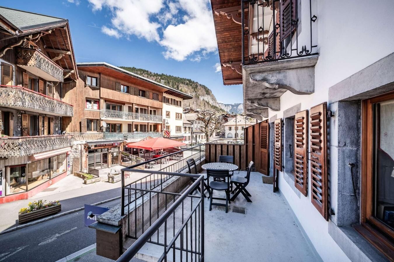 تناول الطعام بالخارج