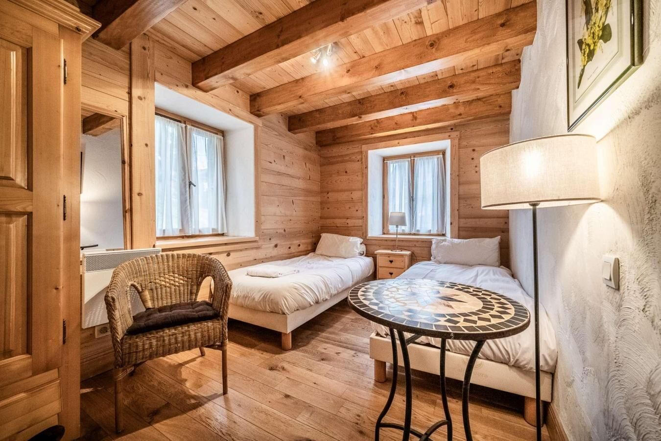 2 bedrooms, bed sheets