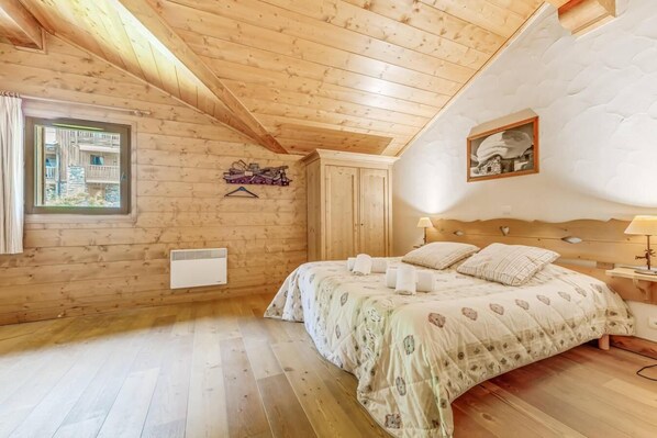 3 bedrooms, WiFi, bed sheets