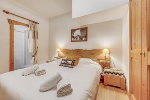 2 bedrooms, WiFi, bed sheets
