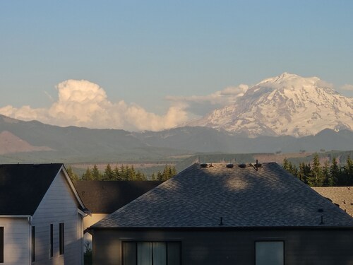 Cozy Retreat, Room 2, Near Mt Rainier, Seattle, National parks
