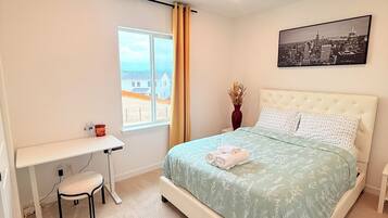 1 habitación, tabla de planchar con plancha, wifi y ropa de cama