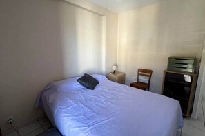 2 bedrooms, iron/ironing board, bed sheets
