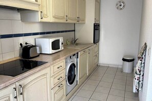 Private kitchen - T3 - 6 pers Fréjus center (Fréjus)