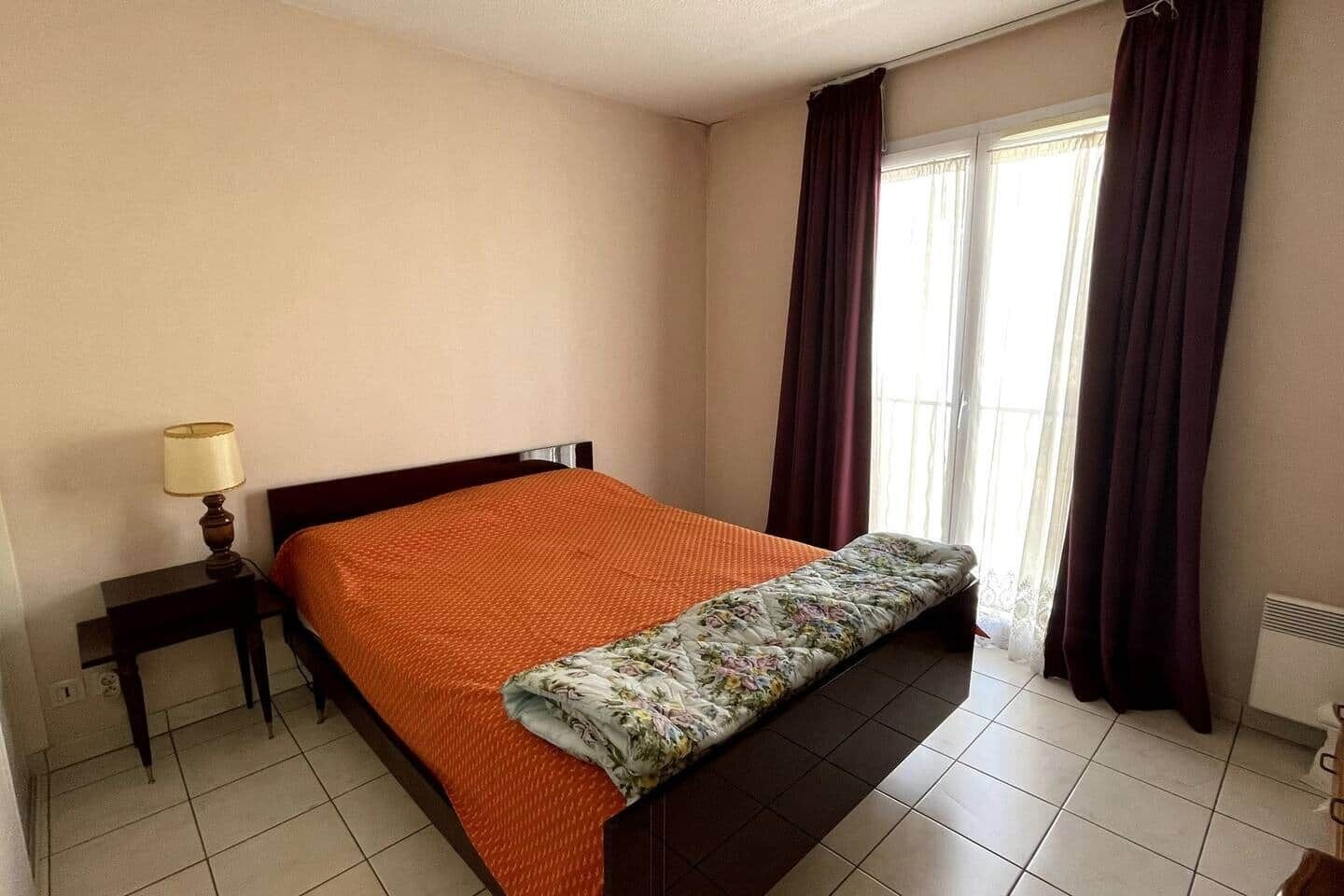 2 chambres, fer et planche à repasser, draps fournis