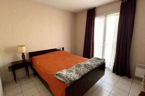 Room - T3 - 6 pers Fréjus center (Fréjus)
