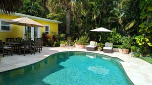 Pool - Charming 1-bedroom Cottage in downtown FT. Lauderdale with pool and backyard. (Fort Lauderdale)