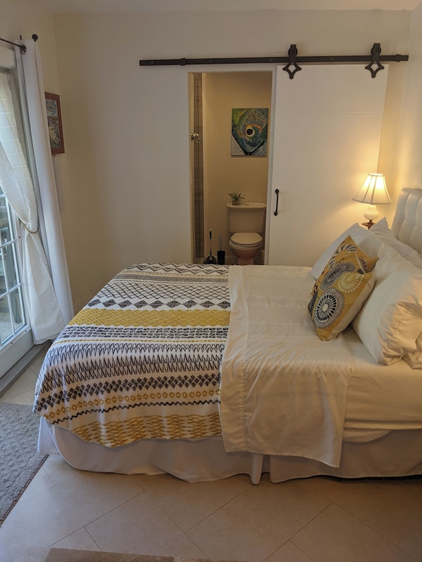Iron/ironing board, internet, bed sheets