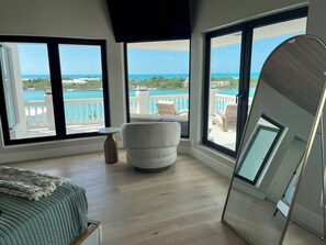 5 bedrooms, travel crib, free WiFi, bed sheets