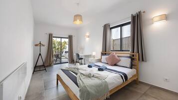 3 habitaciones, tabla de planchar con plancha, wifi y ropa de cama