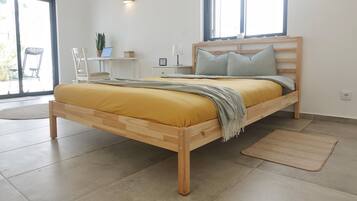 3 habitaciones, tabla de planchar con plancha, wifi y ropa de cama