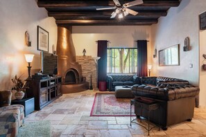 Smart TV, fireplace, stereo - New Property! Mediterranean Charm with Southwestern Soul - Pet friendly! (Albuquerque)