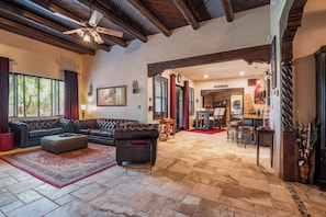 Smart TV, fireplace, stereo
