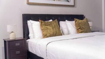 2 bedrooms, internet, bed sheets