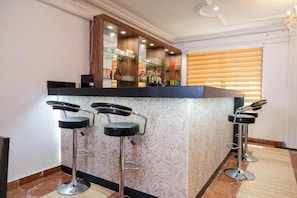 Bar (in der Unterkunft)