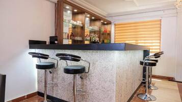 Bar (en el alojamiento)