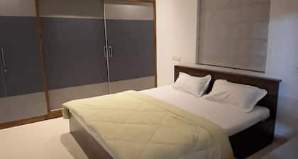 Elva villa - A luxurious 3bhk home stay near KPHB