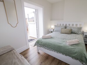 4 habitaciones, decoración personalizada y muebles diferentes 