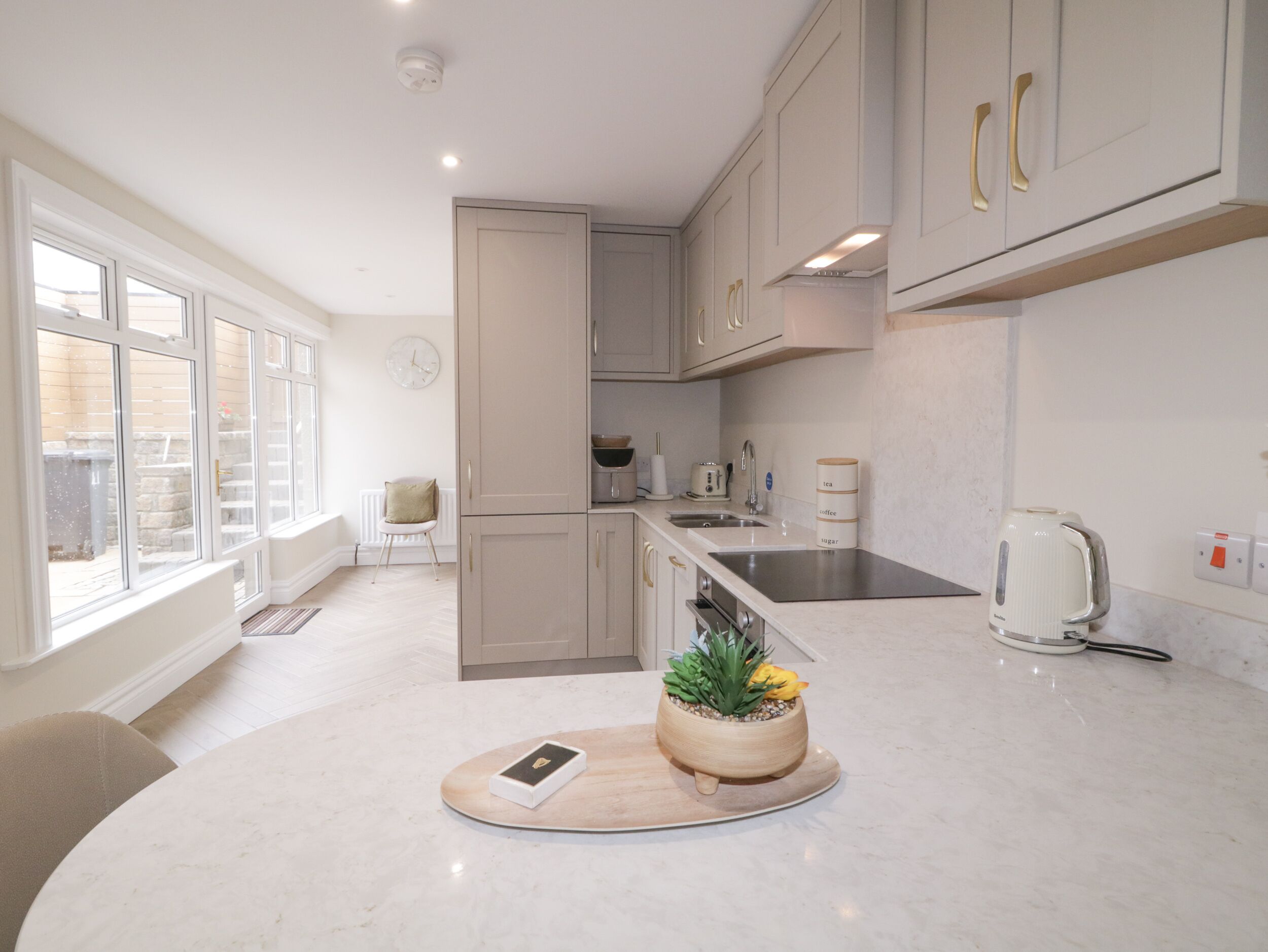 Cookware/dishes/utensils