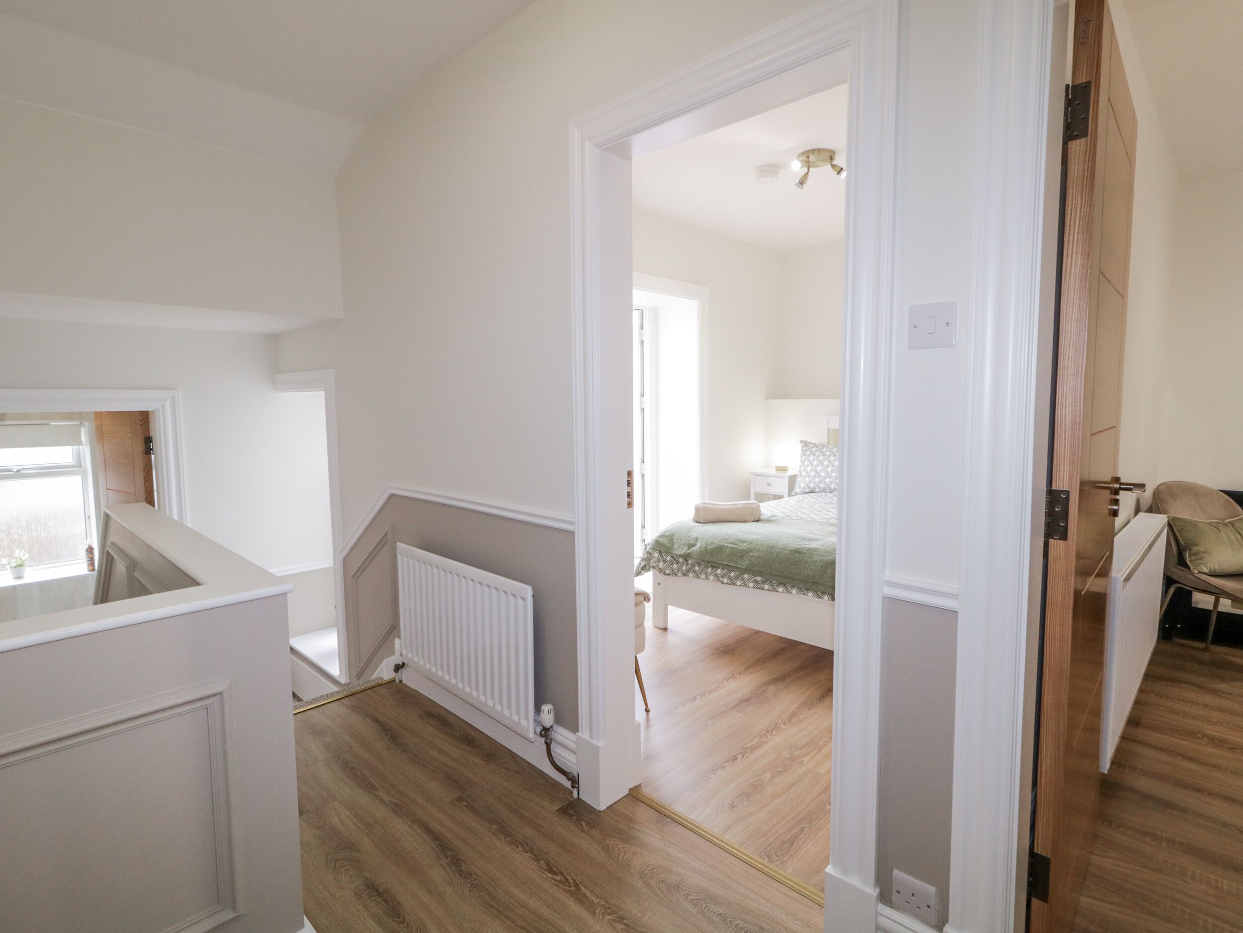 4 bedrooms, individually decorated, individually furnished, free WiFi