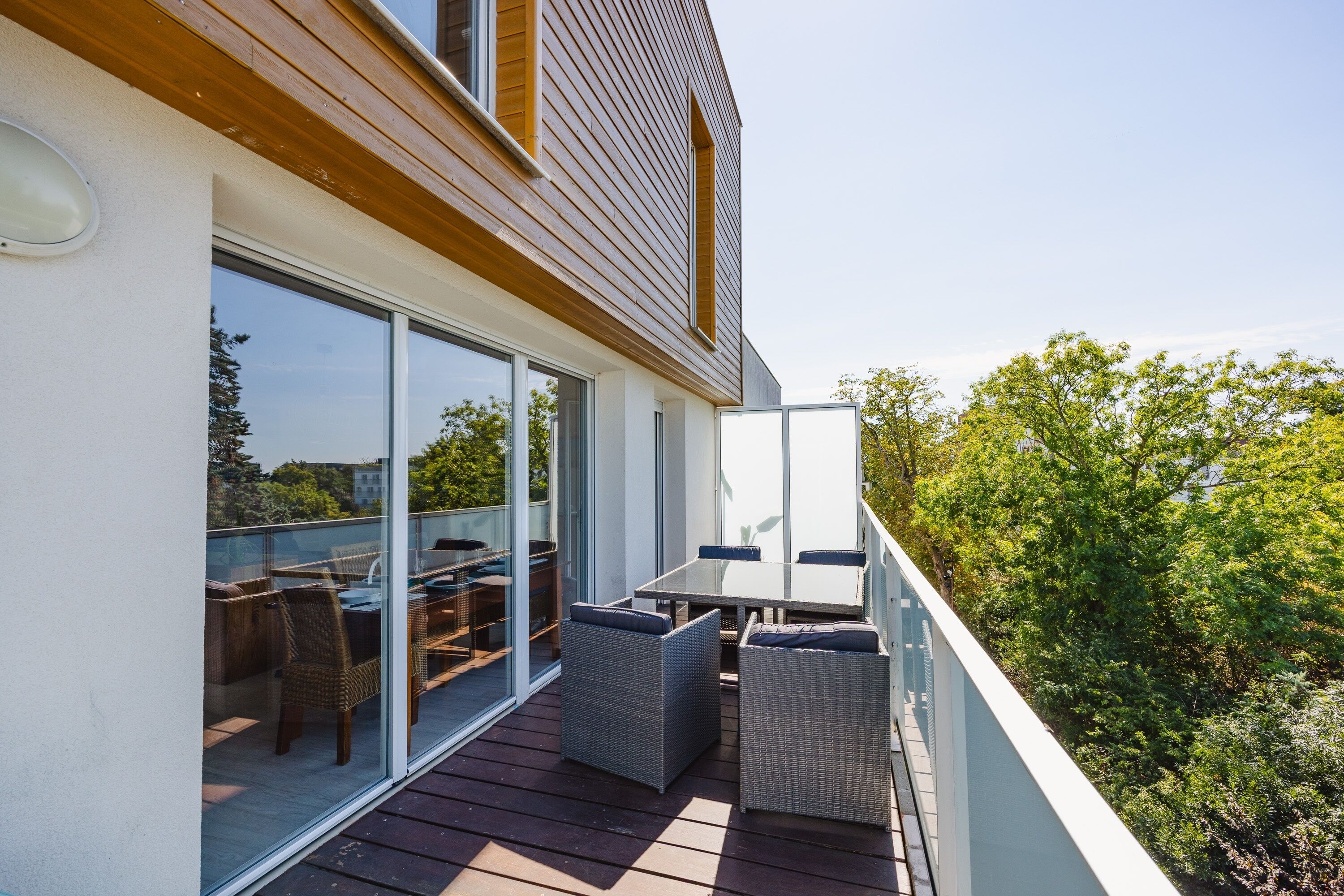 屋外ダイニングエリア