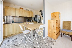 Fridge, microwave, oven, dishwasher - An Ti Gwerned - Proche Aéroport Rennes (Saint-Jacques-de-la-Lande)
