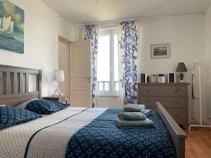 2 chambres, fer et planche à repasser, Wi-Fi gratuit, draps fournis