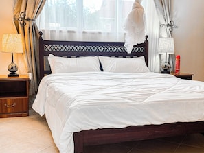 5 habitaciones, tabla de planchar con plancha, wifi y ropa de cama
