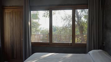 Værelse til brudepar - havudsigt | Pengeskab på værelset, skrivebord, arbejdsområde til bærbare computere