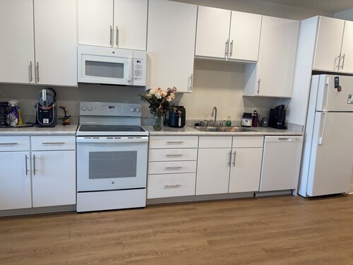 Charming 1-bedroom apartment with AC and fitness room in Spring