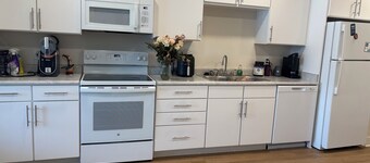 Charming 1-bedroom apartment with AC and fitness room in Spring