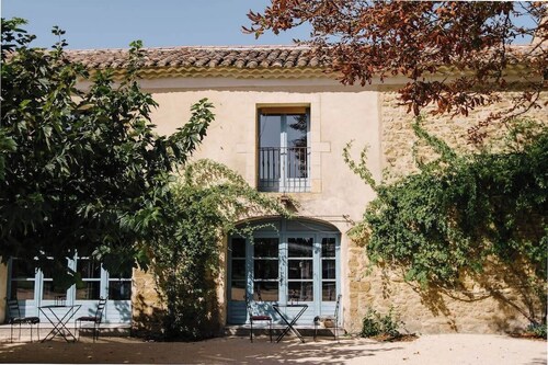 84B7 - Accommodation in a charming 18th century farmhouse