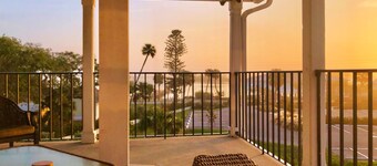 Panoramic Penthouse - 3BR/3BA - Boutique Hotel Setting