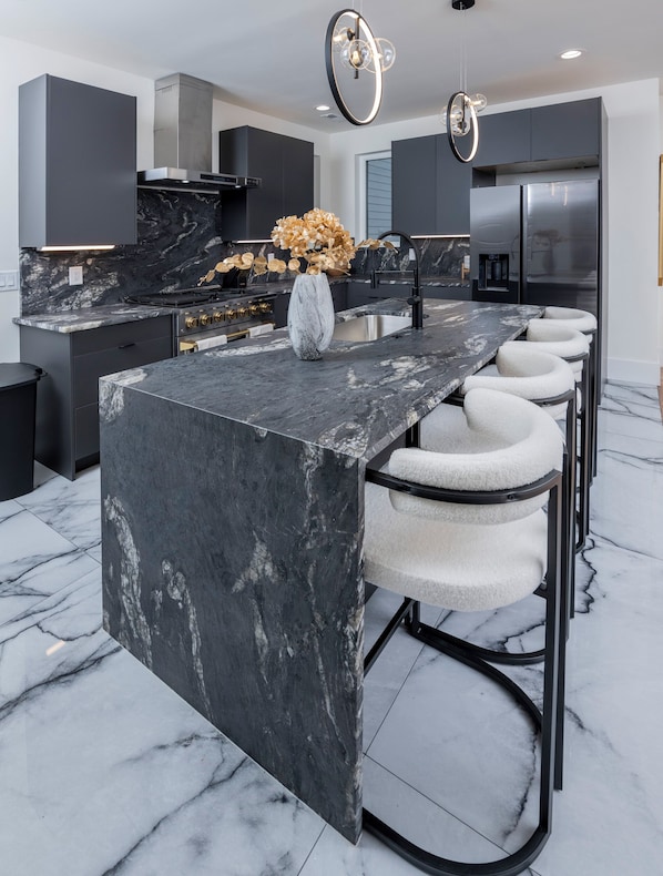 Luxury Townhome, Private Pool, City View | Private kitchen | Full-size fridge, microwave, oven, stovetop