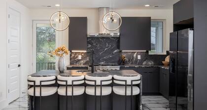 NEW Luxury Home With Rooftop Heated Pool