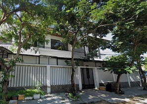 Fachada da propriedade