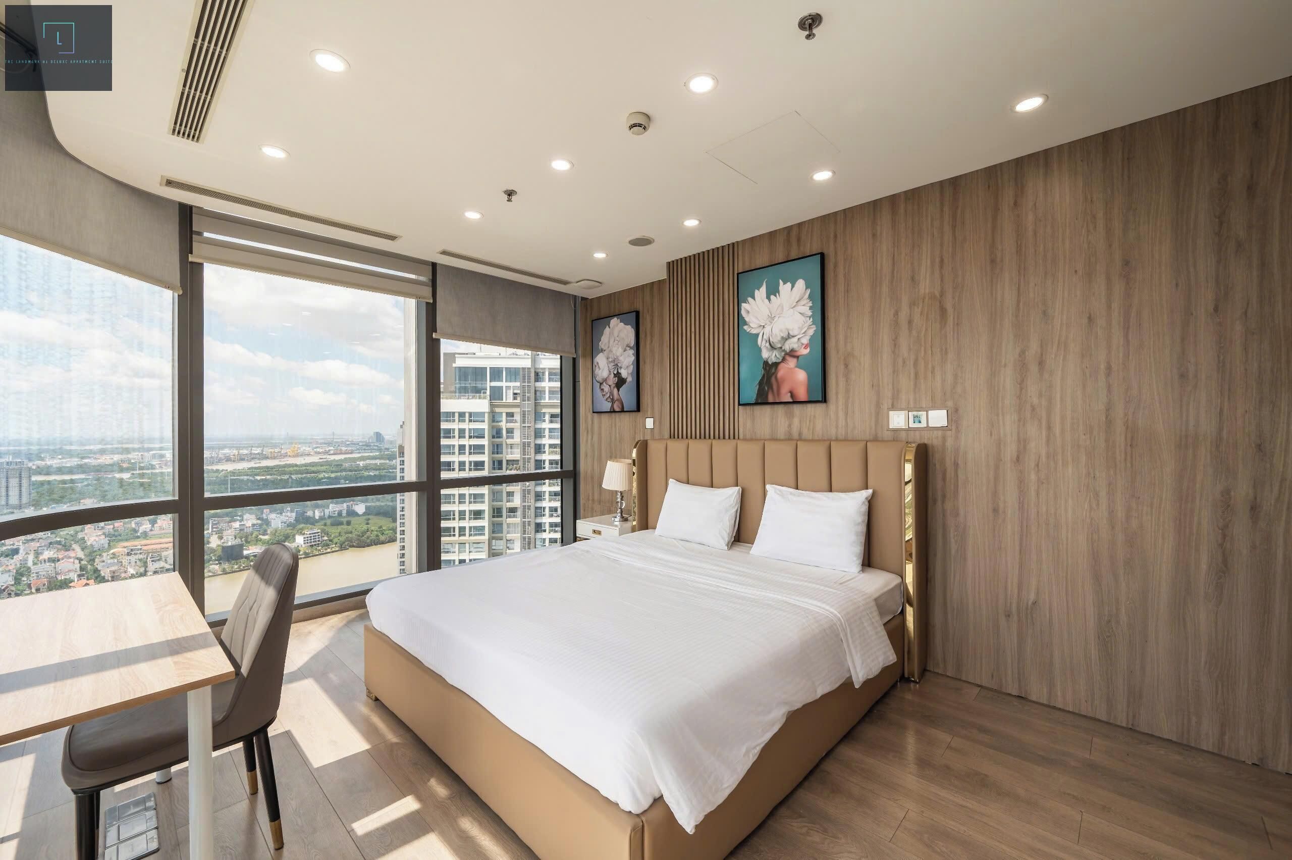 Deluxe-Apartment, 4 Schlafzimmer, Nichtraucher, Stadtblick | Schreibtisch, kostenloses WLAN, Bettwäsche