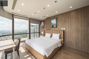 Deluxe Apartment, 4 Bedrooms, Non Smoking, City View | Desk, free WiFi, bed sheets