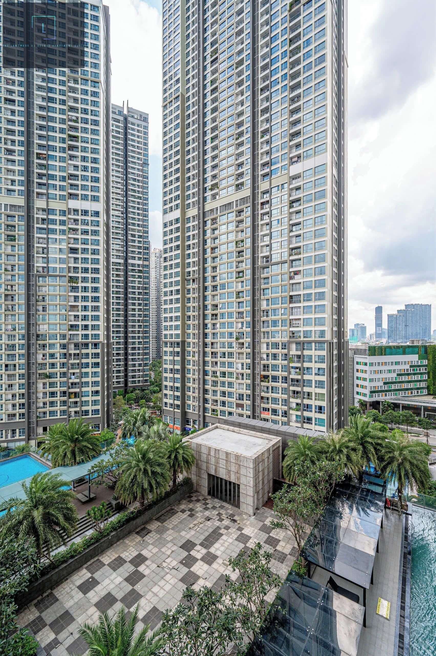 Deluxe Apartment, 1 Queen Bed, City View | Minibar, desk, free WiFi, bed sheets