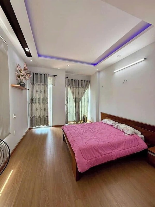 Apartamento básico | Frigobar, Wi-Fi de cortesia, roupa de cama