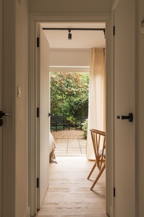 Interior - 3BR Designer House | City Centre | Free Parking (Oxfordshire)