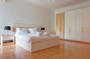 2 dormitorios, tabla de planchar con plancha, wifi gratis y ropa de cama