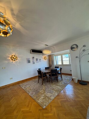 تناول الطعام