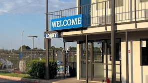Exterior - Motel 6 Dallas, Tx – St. Augustine / Hwy 175 (Dallas)